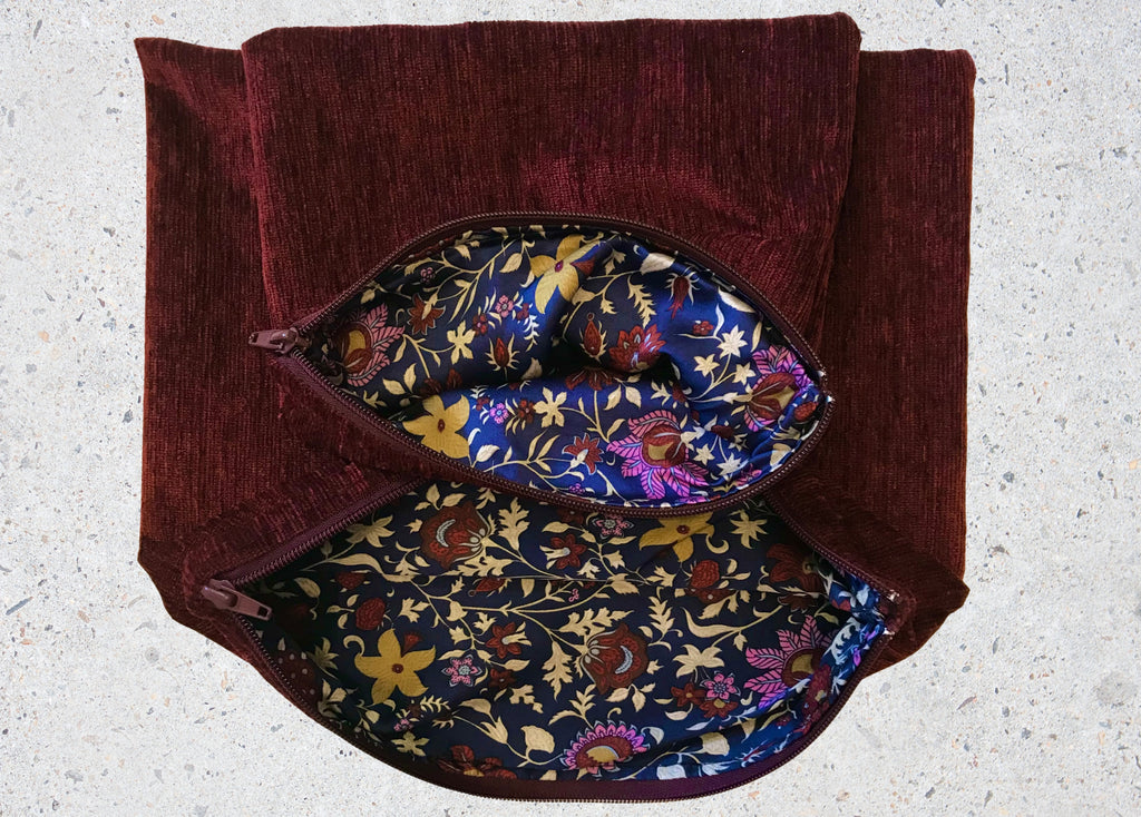 Pochettes bordeaux avec doublure florale multicolore